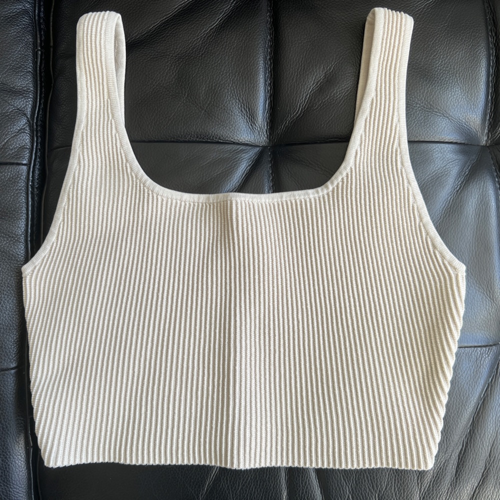 Aritzia Babaton Sculpt Knit Squareneck Cropped Tank color cream size S